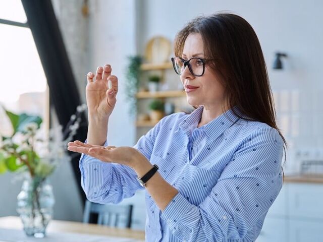 Witaminy i suplementy po 40. roku życia – co naprawdę warto brać?